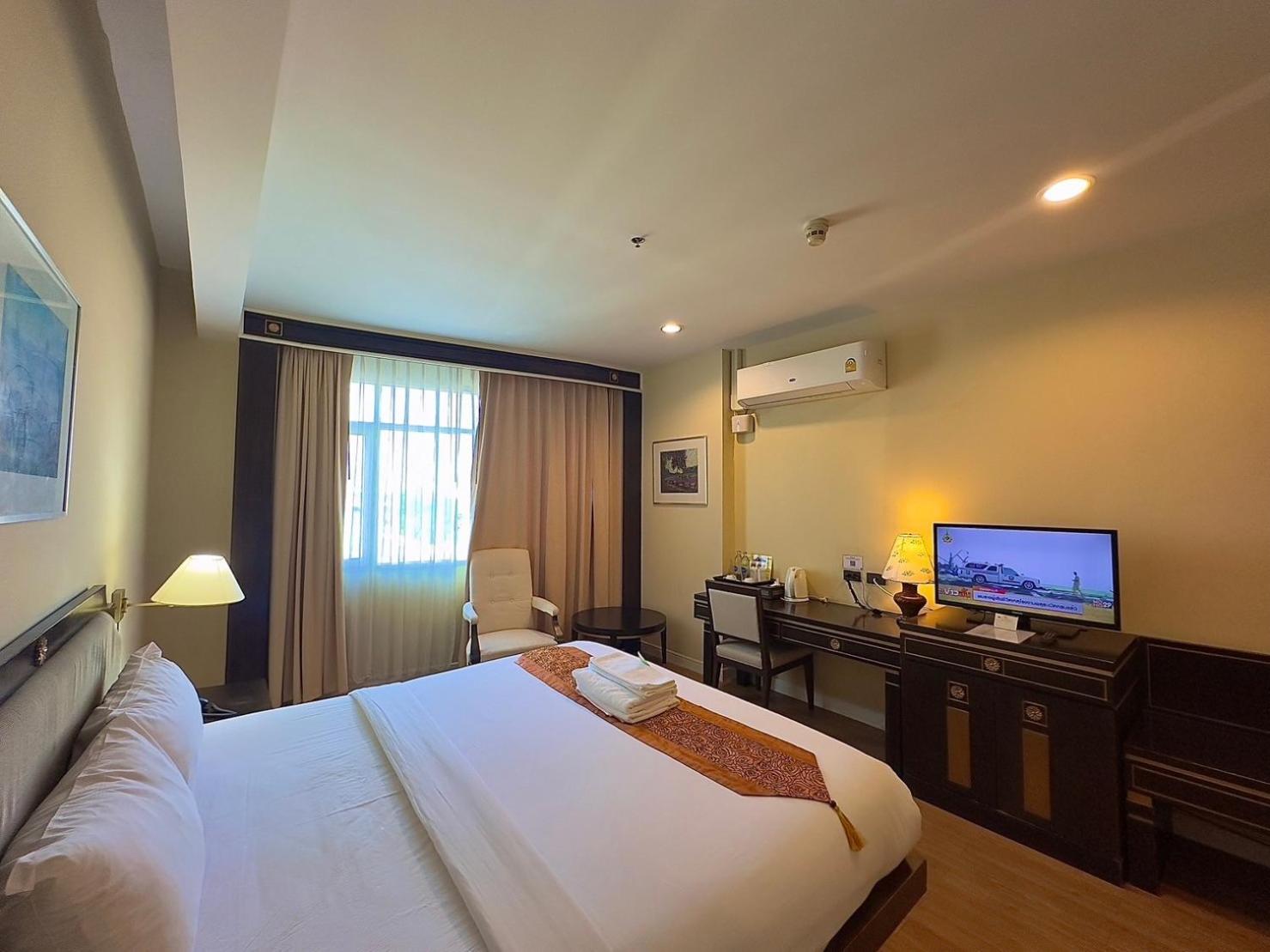วังจันทร์ ริเวอร์วิว โฮเทล Hotel พิษณุโลก ภายนอก รูปภาพ